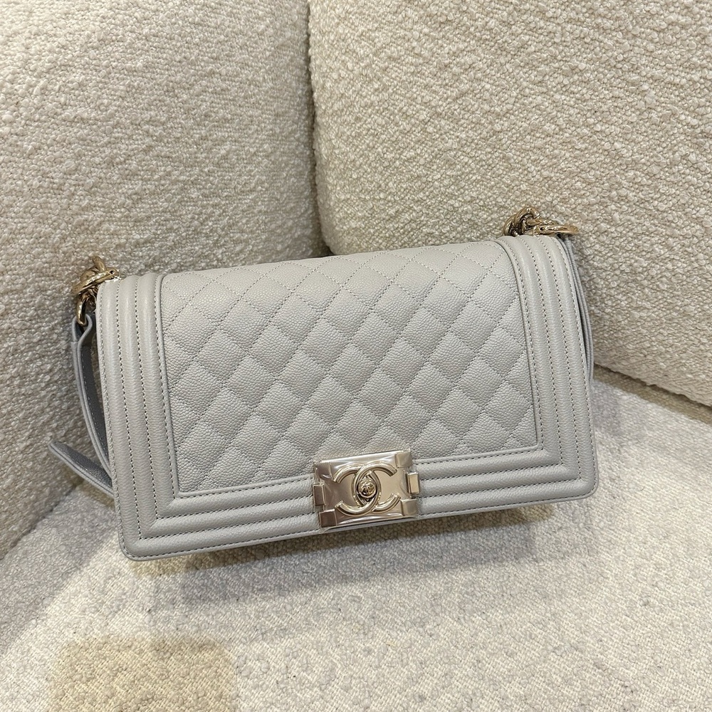 Chanel 21a Grey medium boy bag